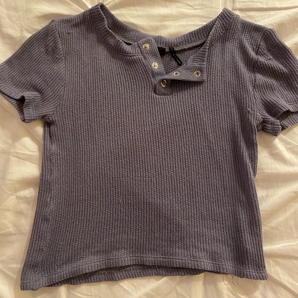 Purple bottom up crop top.